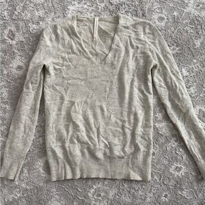 Babaton 100% cashmere Women's V-Neck Sweater - Light Gray